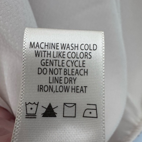 Max Studio London Cream Blouse with Crochet Accents Size Large - Picture 4 of 5